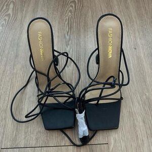 Fashion Nova Elegant Black Lace-Up Heels